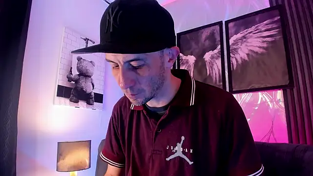 Snapshot of Milanwhite_ chatting on 02.26.26 Milanwhite online show from 02.26.26