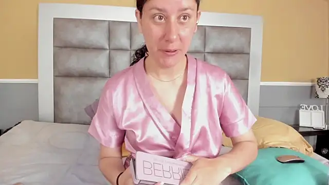 LunaDamasco online show from 03.10.26