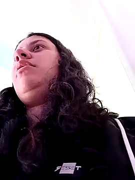 LunaDamasco online show from 04.10.26