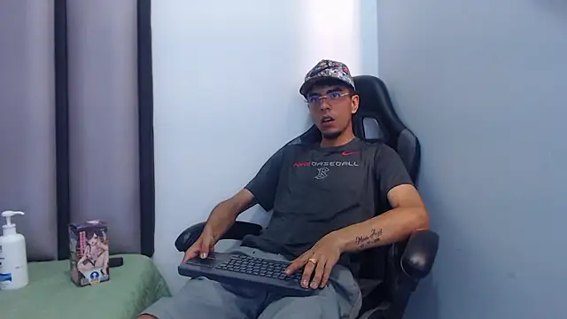 Snapshot of Endrick-23 chatting on 03.01.26 Endrick-23 online show from 03.01.26