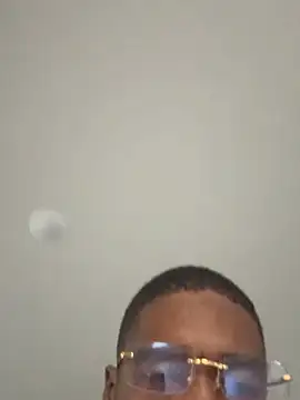 Snapshot of 275p chatting on 02.19.26 275p online show from 02.19.26