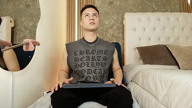 Snapshot of Stiven_Zarek chatting on 03.25.26 Stiven Zarek online show from 03.25.26