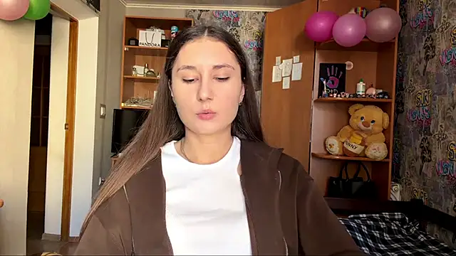 Snapshot of poly_princess chatting on 03.05.26 poly princess online show from 03.05.26