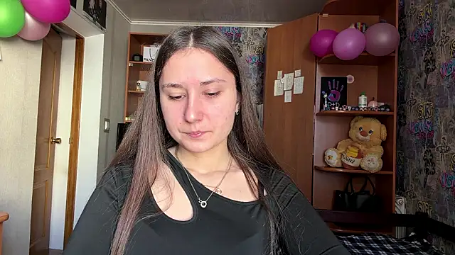 Snapshot of poly_princess chatting on 03.12.26 poly princess online show from 03.12.26