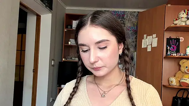 Snapshot of poly_princess chatting on 04.01.26 poly princess online show from 04.01.26