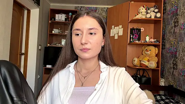 Snapshot of poly_princess chatting on 04.13.26 poly princess online show from 04.13.26