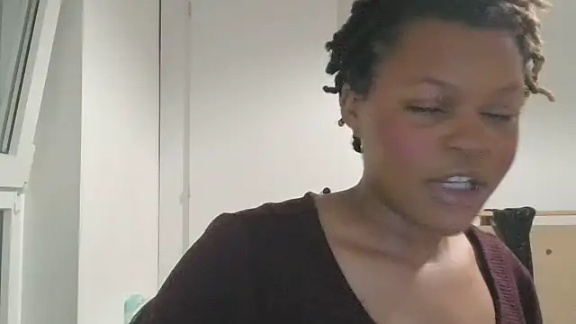 Snapshot of DolliaStarz chatting on 03.02.26 DolliaStarz online show from 03.02.26