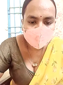 Snapshot of keerthy_telugu chatting on 04.28.26 keerthy telugu online show from 04.28.26