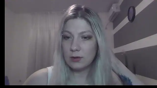 Foxy Bright online show from 03.14.26