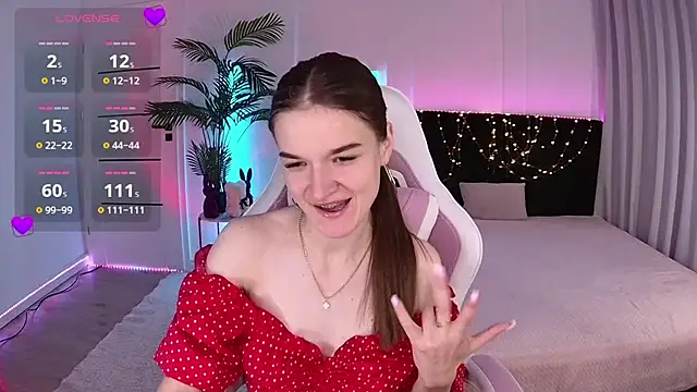 Snapshot of Ann_Wood chatting on 05.19.26 Ann Wood online show from 05.19.26