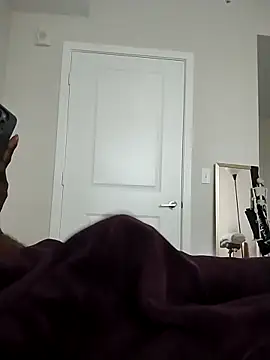 Snapshot of makeherfeelg chatting on 04.14.26 makeherfeelg online show from 04.14.26