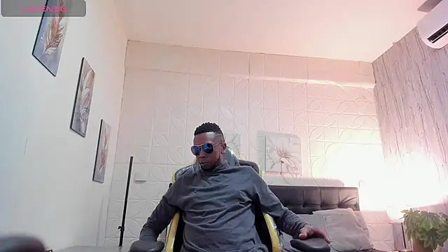 Snapshot of bray_1999 chatting on 02.23.26 bray 1999 online show from 02.23.26