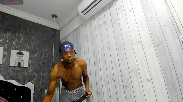 Snapshot of bray_1999 chatting on 02.27.26 bray 1999 online show from 02.27.26