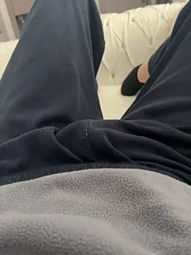 Snapshot of frenk33 chatting on 02.27.26 frenk33 online show from 02.27.26