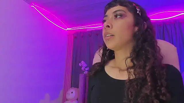 Kiara lovely online show from 04.15.26