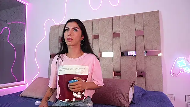 Fernanda thail  online show from 04.13.26