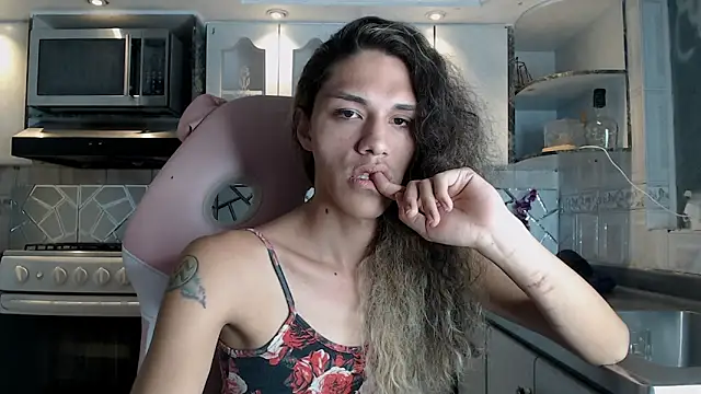 Snapshot of CrisOzzz chatting on 03.02.26 CrisOzzz online show from 03.02.26