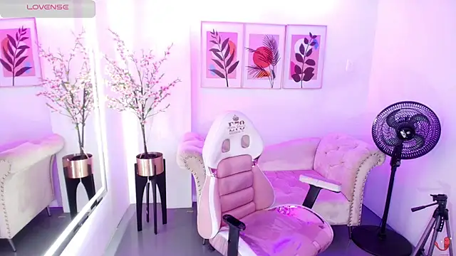 Chloe meoww online show from 05.18.26