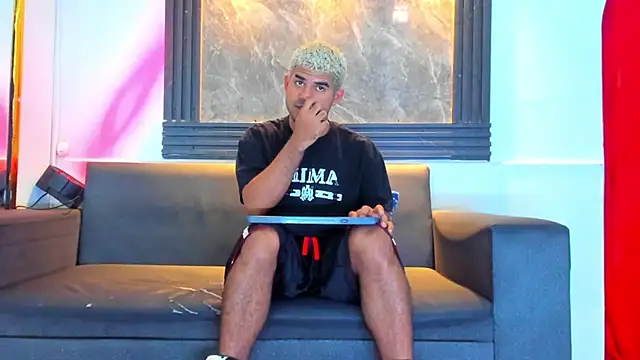 Snapshot of Latins_on_fire chatting on 03.02.26 Latins on fire online show from 03.02.26