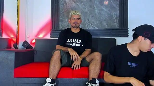 Snapshot of Latins_on_fire chatting on 03.04.26 Latins on fire online show from 03.04.26