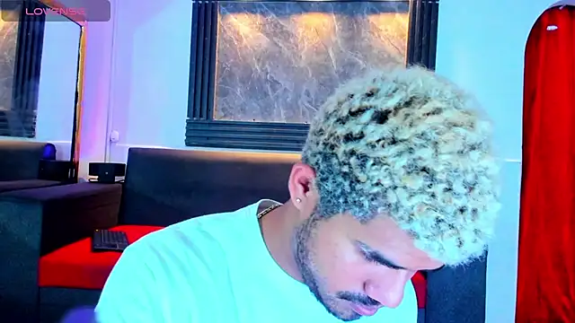 Snapshot of Latins_on_fire chatting on 03.16.26 Latins on fire online show from 03.16.26