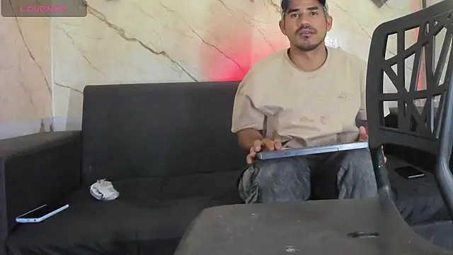 Snapshot of Latins_on_fire chatting on 03.18.26 Latins on fire online show from 03.18.26