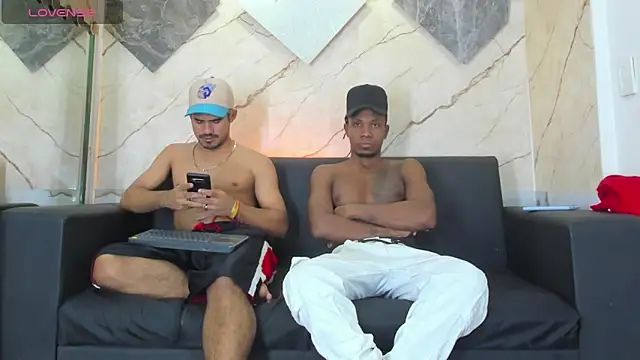 Snapshot of Latins_on_fire chatting on 03.19.26 Latins on fire online show from 03.19.26