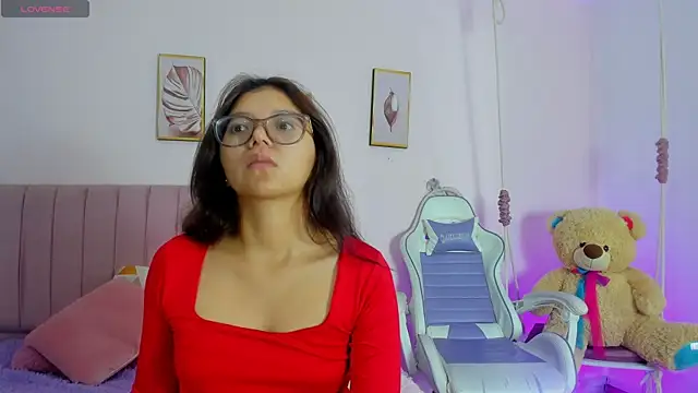 Zoow bluussh online show from 04.04.26