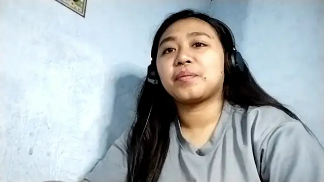 Snapshot of EmmalineBroner chatting on 02.23.26 EmmalineBroner online show from 02.23.26