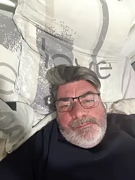 Snapshot of eruzam59000 chatting on 02.21.26 eruzam59000 online show from 02.21.26