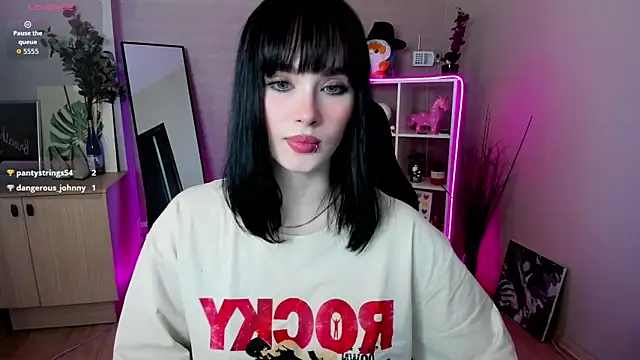 Snapshot of demetra__ chatting on 03.27.26 demetra online show from 03.27.26