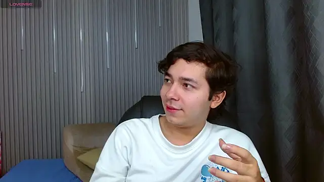 Snapshot of Julian_Smith21 chatting on 06.15.26 Julian Smith21 online show from 06.15.26