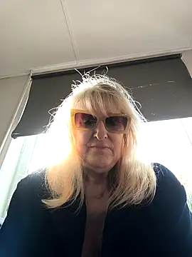 Heidiblueeyes online show from 03.12.26