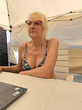 Heidiblueeyes online show from 06.23.26