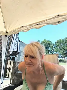 Heidiblueeyes online show from 07.14.26