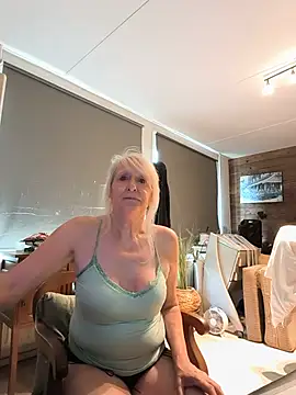 Heidiblueeyes online show from 07.20.26