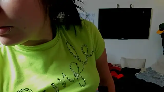 Snapshot of angelique_dubois chatting on 02.23.26 angelique dubois online show from 02.23.26