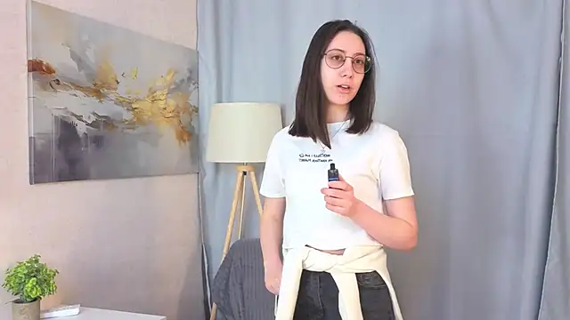 Snapshot of DoraWhitrock chatting on 02.23.26 DoraWhitrock online show from 02.23.26