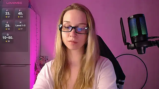 Snapshot of SatinSinner chatting on 03.03.26 SatinSinner online show from 03.03.26