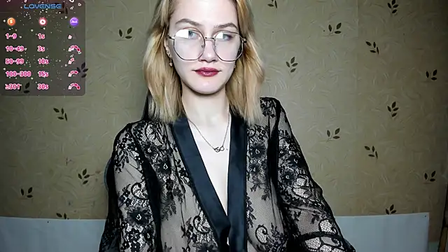 Snapshot of NicoleDaviss chatting on 07.04.26 NicoleDaviss online show from 07.04.26