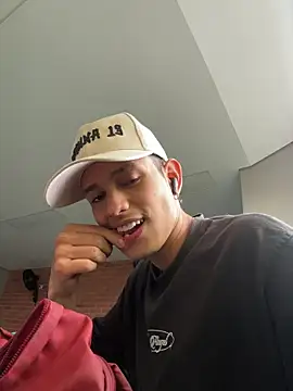 Snapshot of HarryGaze chatting on 02.25.26 HarryGaze online show from 02.25.26