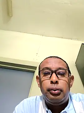 Snapshot of emperator13 chatting on 04.25.26 emperator13 online show from 04.25.26