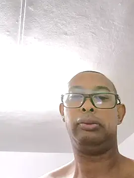 Snapshot of emperator13 chatting on 05.17.26 emperator13 online show from 05.17.26