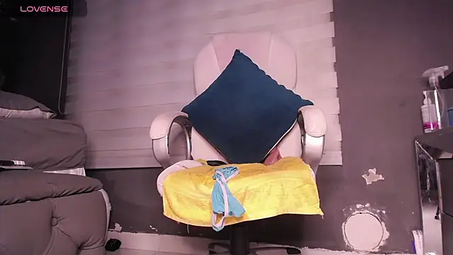 dirty 27cms online show from 10.12.25