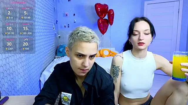 Snapshot of LuxuryLoverss chatting on 02.27.26 LuxuryLoverss online show from 02.27.26