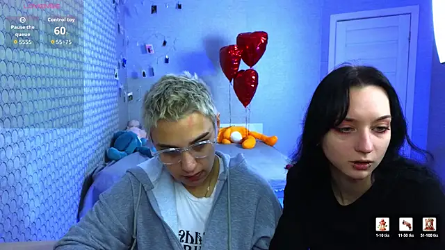 Snapshot of LuxuryLoverss chatting on 03.03.26 LuxuryLoverss online show from 03.03.26