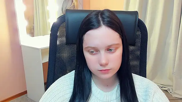 Snapshot of LynnaNull chatting on 02.26.26 LynnaNull online show from 02.26.26