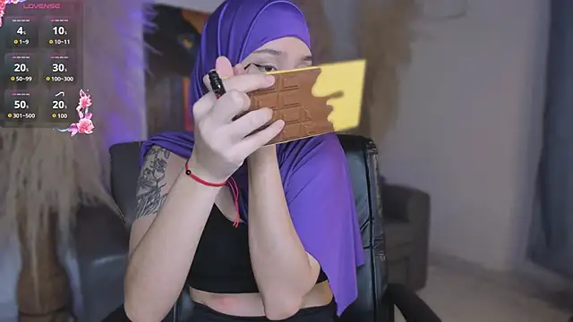 Amina Hind online show from 02.26.26