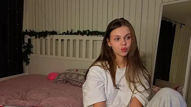 Snapshot of EarthaLevra chatting on 03.14.26 EarthaLevra online show from 03.14.26