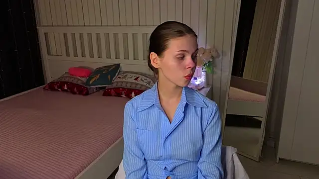 Snapshot of EarthaLevra chatting on 03.26.26 EarthaLevra online show from 03.26.26